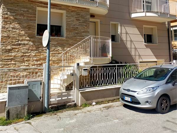Porzione di casa a Igea
